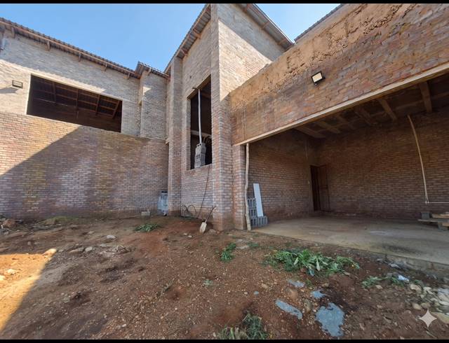 5 BEDROOM HOUSE FOR SALE IN VAAL MARINA